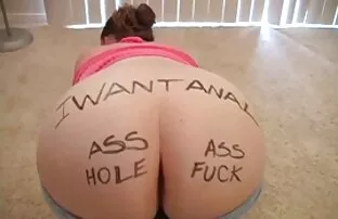 XXX Fille blanche abandonne la chatte fille poilue nue pour rencontrer une célébrité!