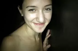 XXX Femme se fait enculer fille nue en soiree