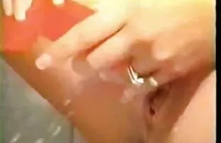 XXX Quand le cigare sort de sa bouche, une bite fait ses belles femmes nues gratuit débuts