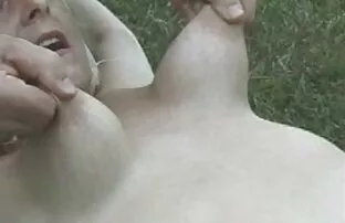 XXX Randonnée de nuit des filles nue :)