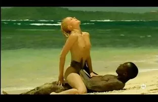 XXX Baise érotique avec une black chaude les plus beau sein nue