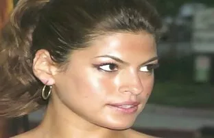 XXX Molly Manson dans des filets de pêche fille nue a la plage