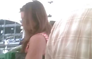 XXX Petite ado jizzed dessus femmes nues à la plage par un vieil homme