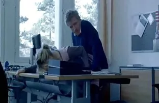 XXX Russe mature Flora baise avec un fille nu en public jeune