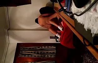 XXX Regarder un femme ronde noire nue trio sale avec un vieux professeur