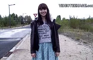 XXX Une ado jeunes africaines nues asiatique montre sa chatte serrée