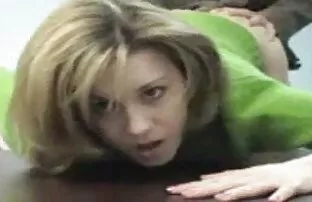 XXX Grosse bite britannique Interracial - La MILF aux gros fille nue se masturbe seins