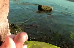 XXX Une femme infidèle a femmes nue plage un sextoy